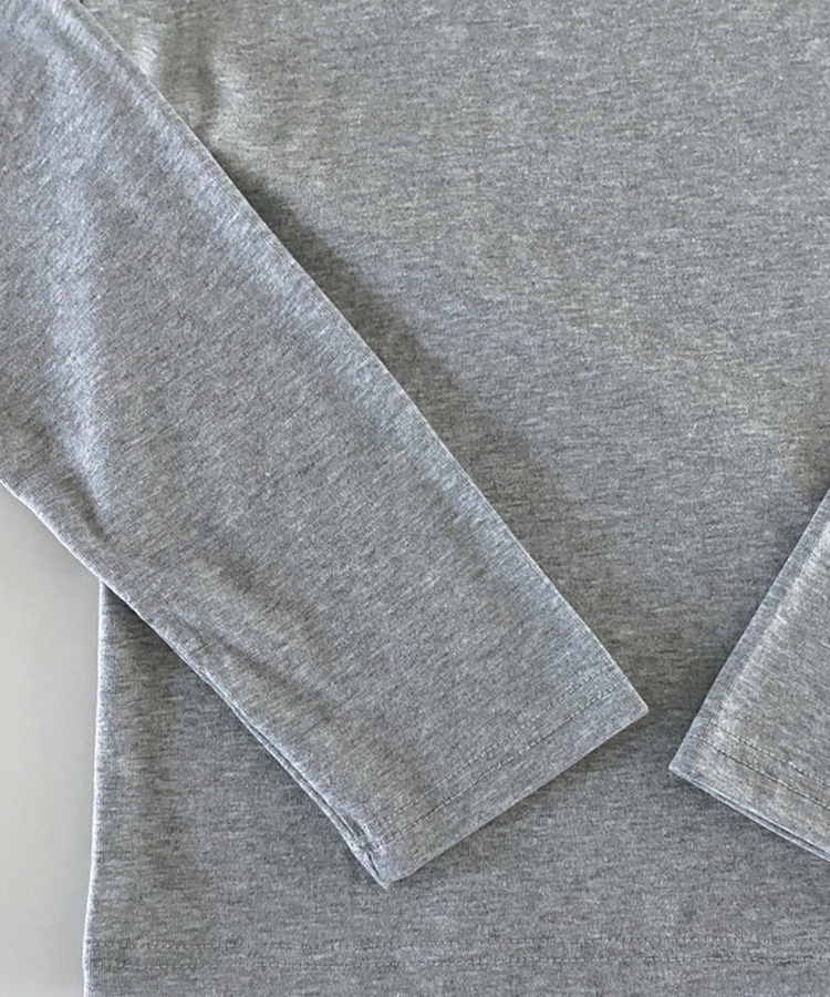 ラウンドネック長袖ベーシックTシャツ