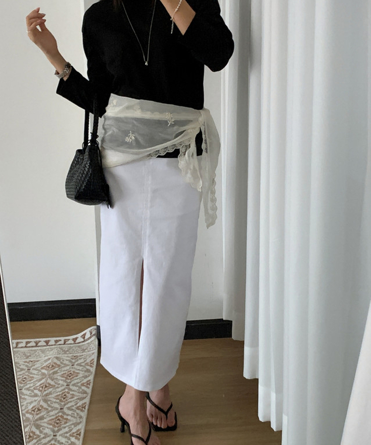 フロントスリットHラインロングスカート WHITE