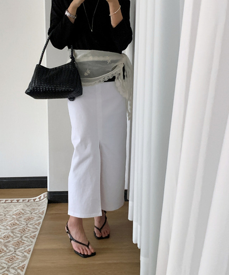フロントスリットHラインロングスカート WHITE