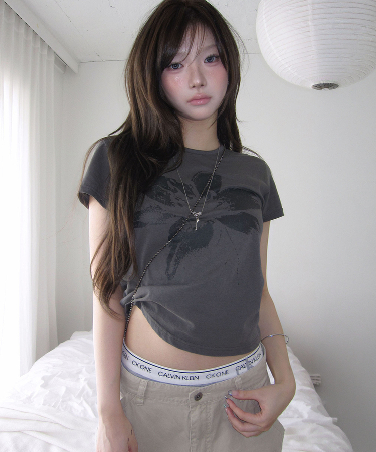 シンプルセミクロップド半袖Tシャツ CHARCOAL
