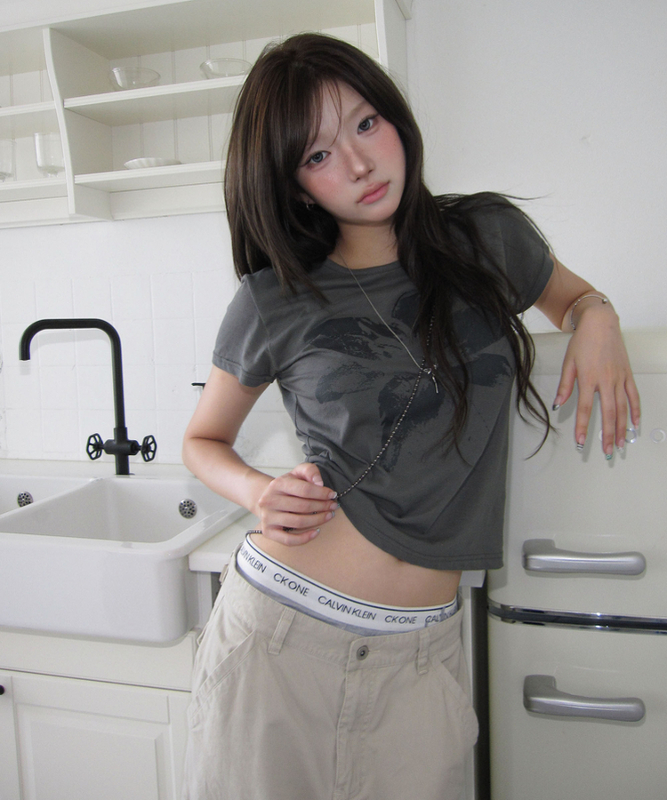 シンプルセミクロップド半袖Tシャツ CHARCOAL
