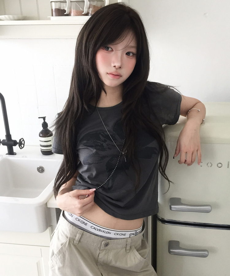 シンプルセミクロップド半袖Tシャツ CHARCOAL