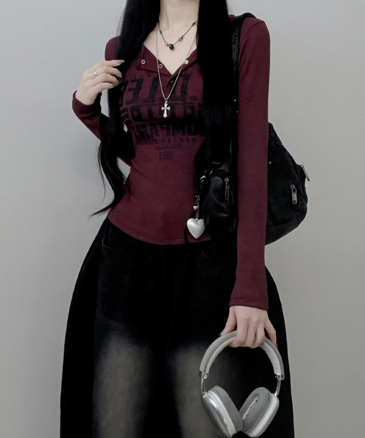 レタリングスナップクロップド長袖Tシャツ BURGUNDY