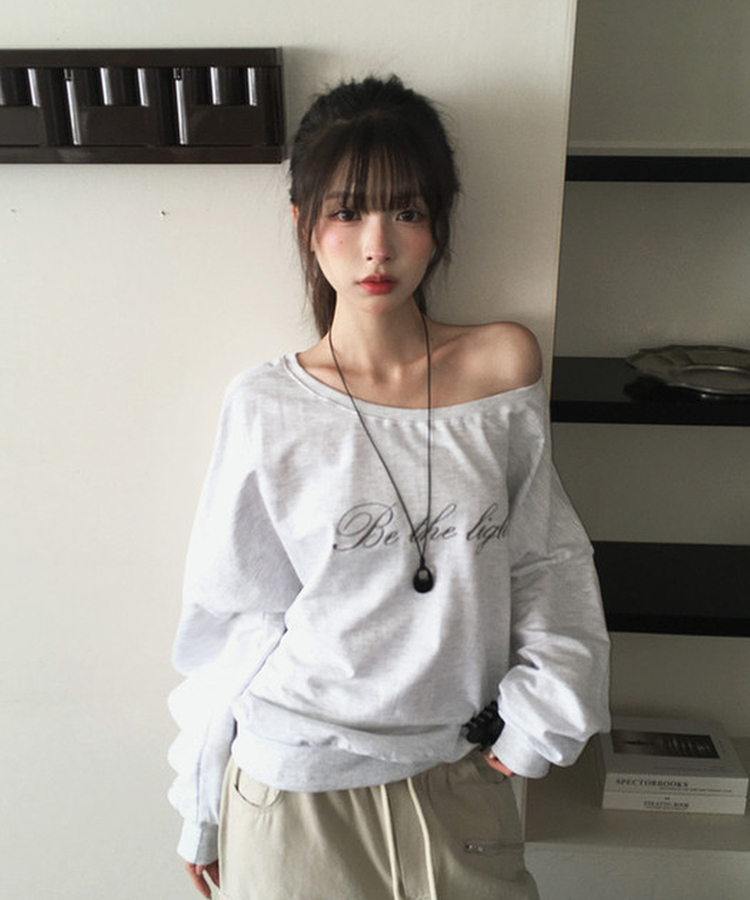 レタリングオフショルダールーズトレーナー WHITE MELANGE