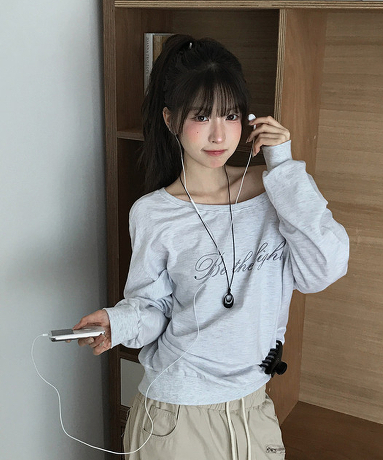 レタリングオフショルダールーズトレーナー WHITE MELANGE