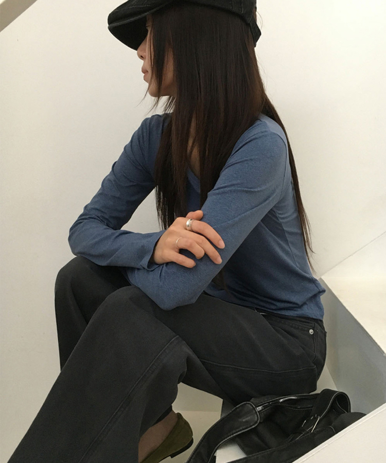 ピグメントVネック長袖Tシャツ BLUE