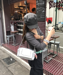 스터드 스퀘어 숄더백 실버