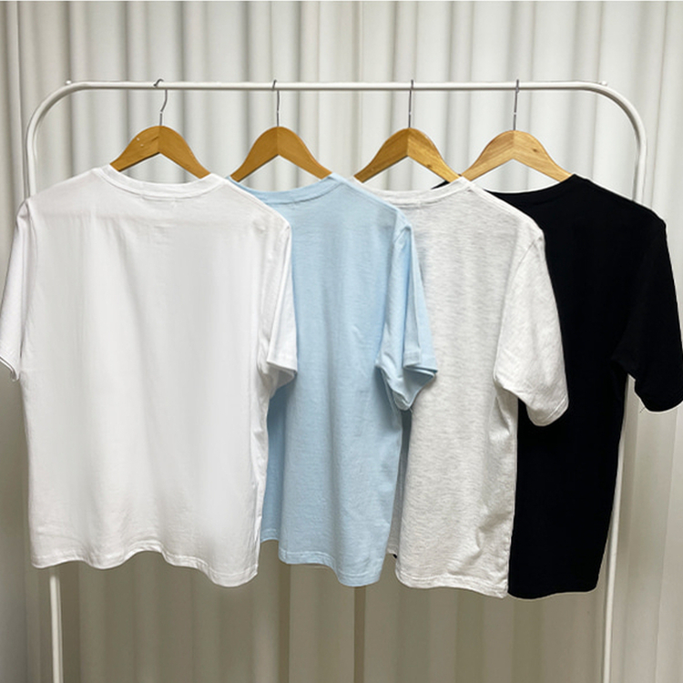 プリントボクシーラウンドネックTシャツ