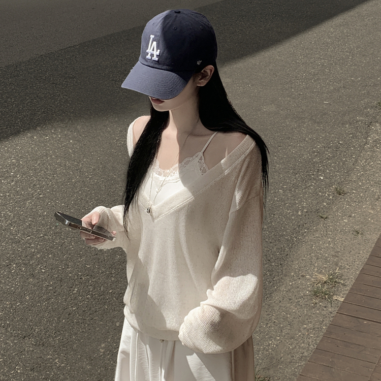 ディープVネックメッシュレイヤードニット IVORY