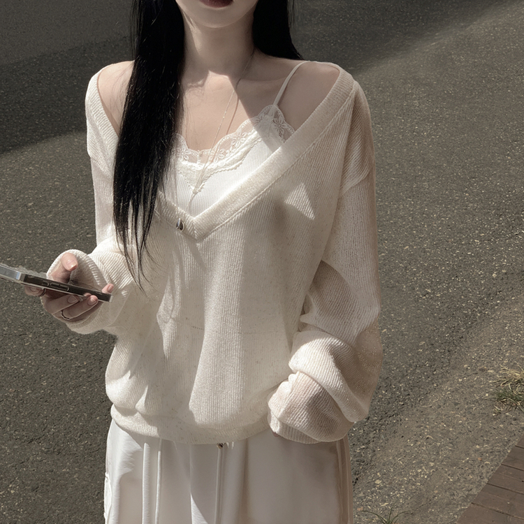 ディープVネックメッシュレイヤードニット IVORY