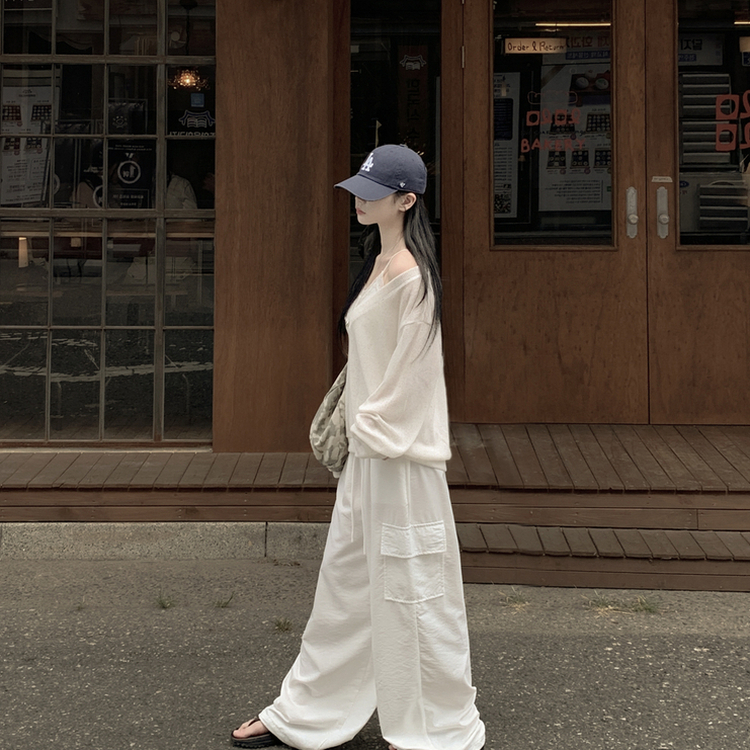 ディープVネックメッシュレイヤードニット IVORY