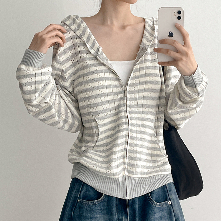パンチングストライプフードトレーナー GREY