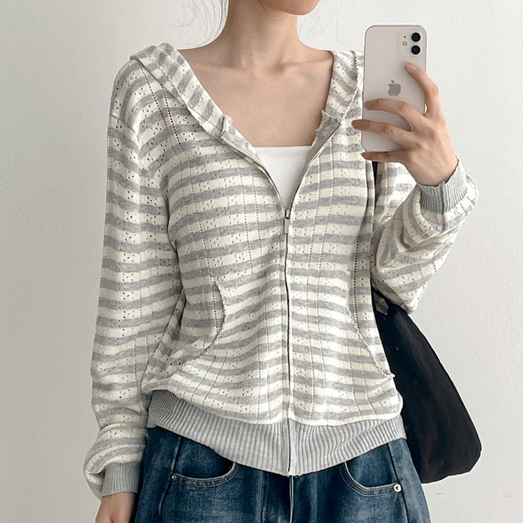 パンチングストライプフードトレーナー GREY