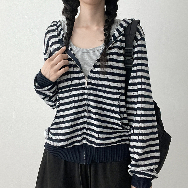 パンチングストライプフードトレーナー NAVY
