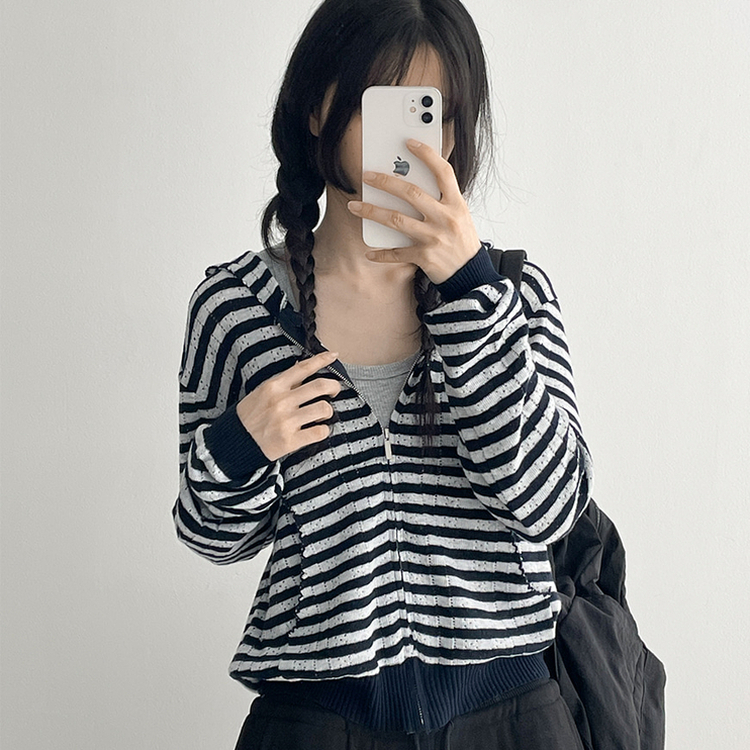 パンチングストライプフードトレーナー NAVY
