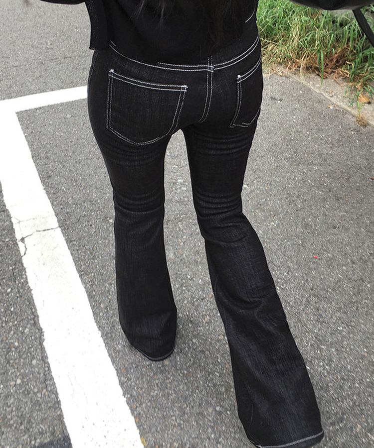 スタッズローライズブーツカットデニムパンツ BLACK DENIM