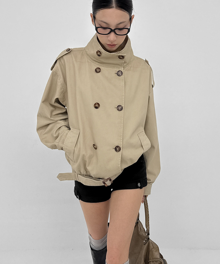 ハイネックダブルボタンジャンパー BEIGE