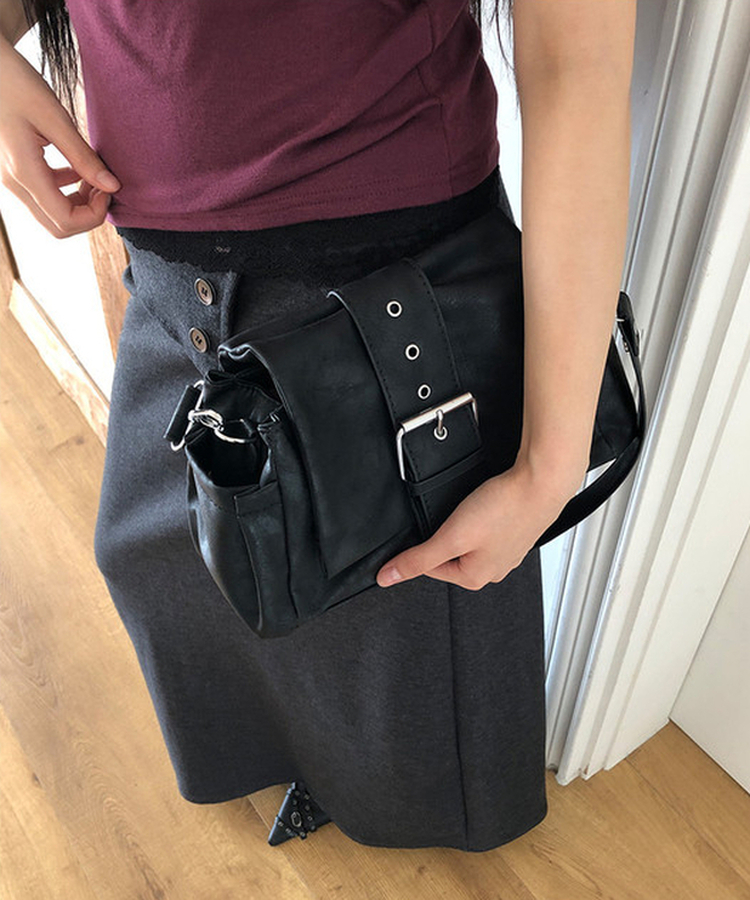 レザーバックルショルダーバッグ BLACK
