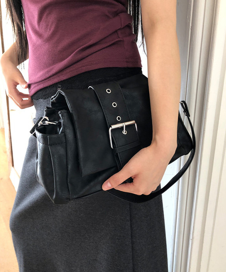 レザーバックルショルダーバッグ BLACK
