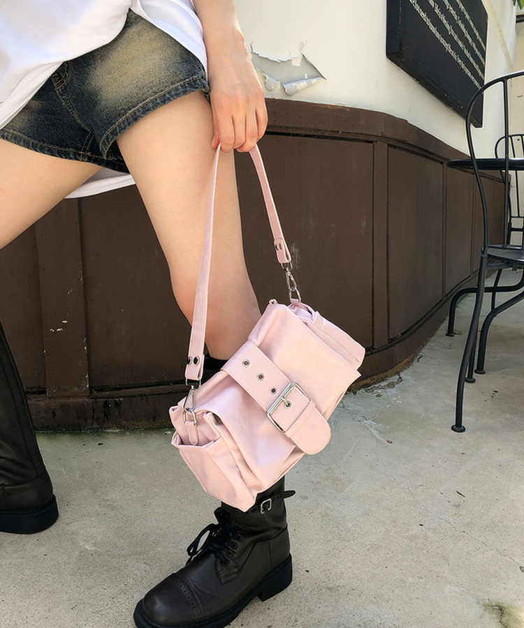 レザーバックルショルダーバッグ BABY PINK