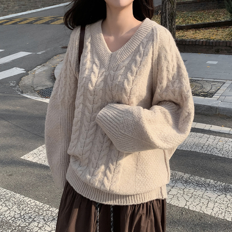 オーバーサイズケーブルVネックニット BEIGE
