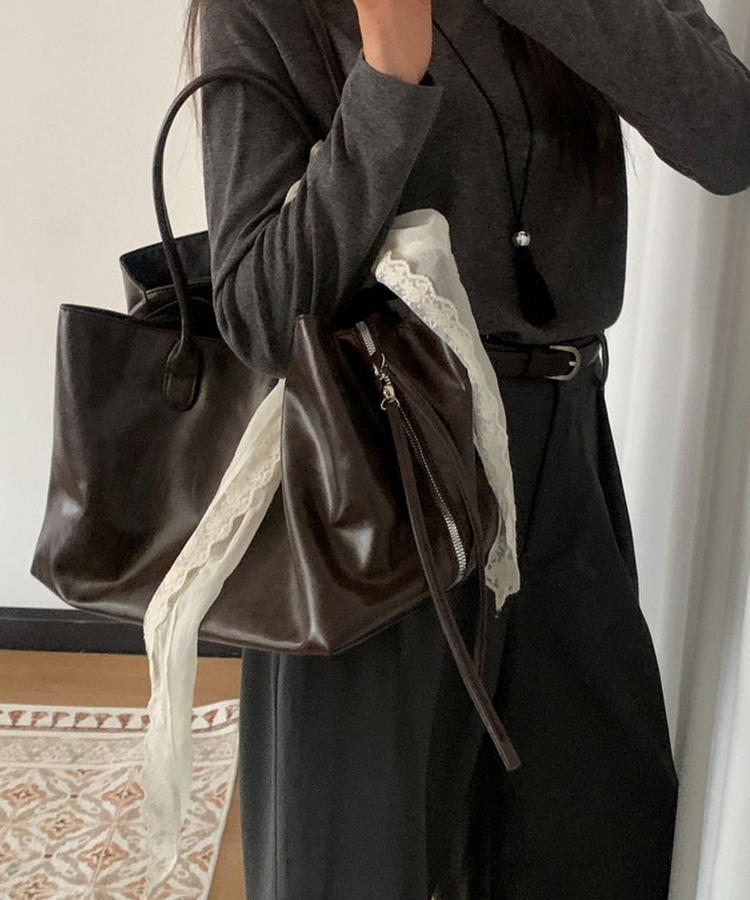ポケットレザーショルダーバッグ BROWN