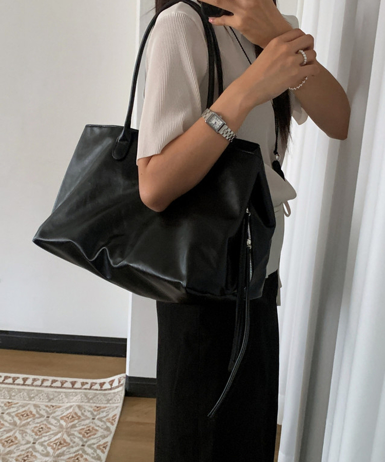 ポケットレザーショルダーバッグ BLACK