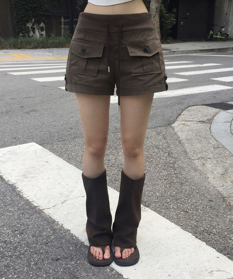 ポケットロールアップショートパンツ BROWN