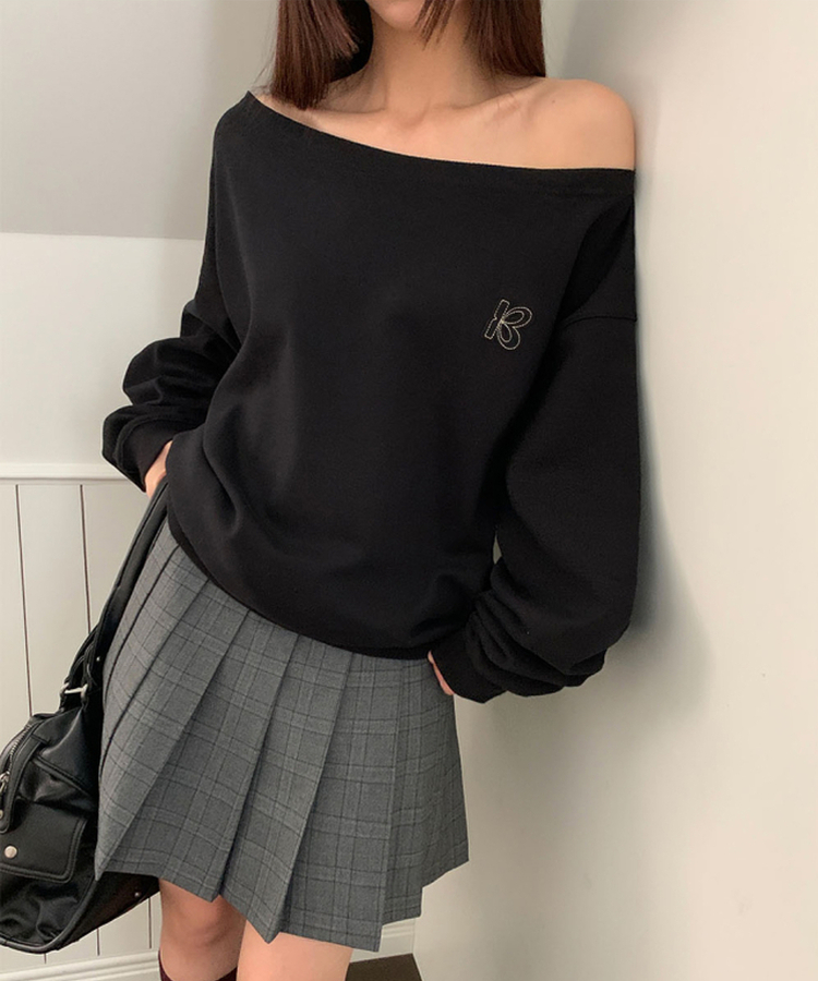 オフショルパッチルーズトレーナー BLACK