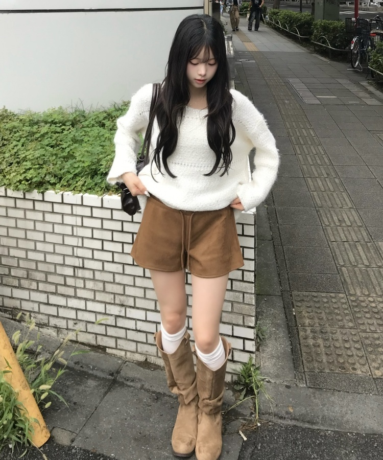 스카치 루즈핏 라운드 니트 아이보리