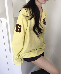 위젯 홀스 로고 자수 오버핏 카라 PK 긴팔 티셔츠 크림