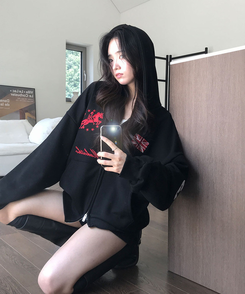 베하 홀스 로고 자수 오버핏 후드 집업 검정