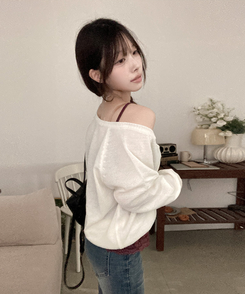소르 버튼 딥 브이넥 루즈핏 니트 아이보리