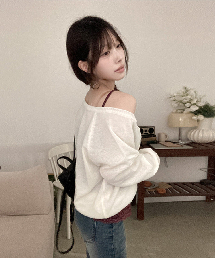 소르 버튼 딥 브이넥 루즈핏 니트 아이보리