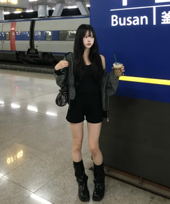 스트라이프 니트 후드집업 검정