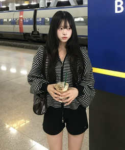 스트라이프 니트 후드집업 검정
