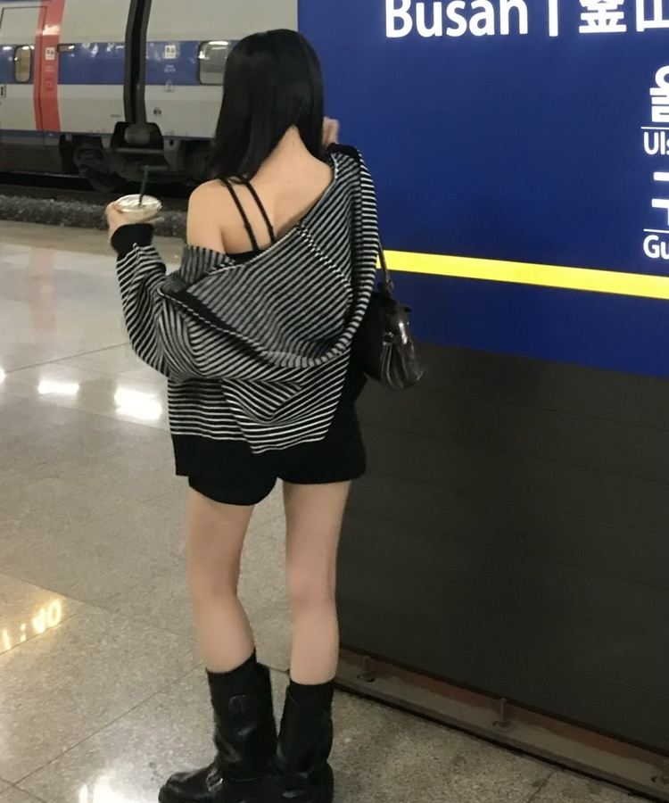 스트라이프 니트 후드집업 검정