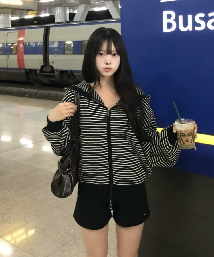스트라이프 니트 후드집업 검정