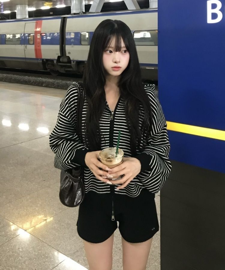 스트라이프 니트 후드집업 검정