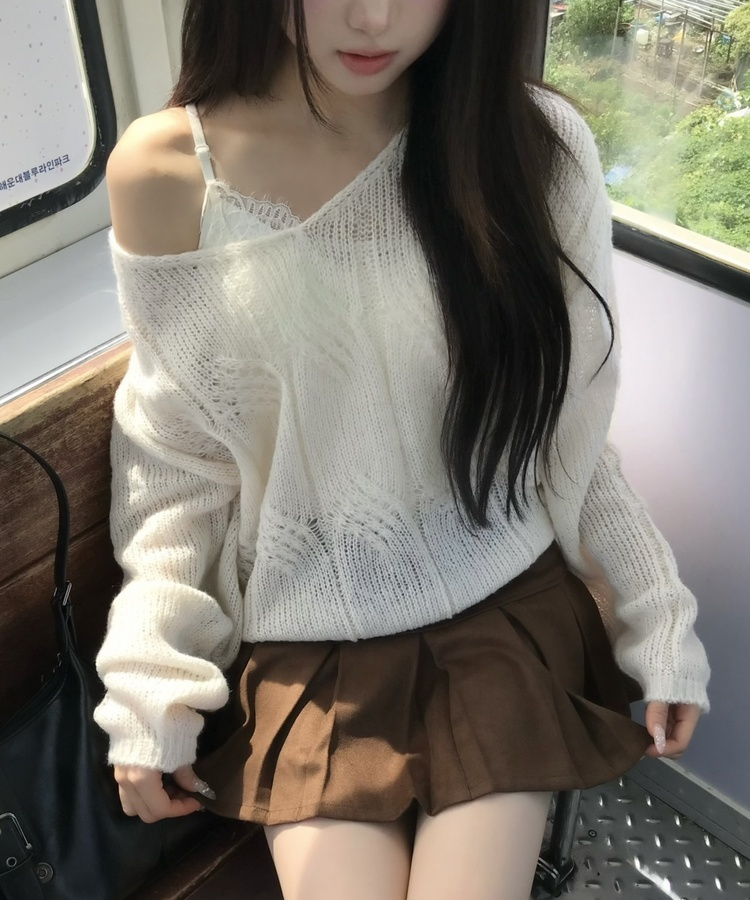 V넥 케이블 니트 연베이지