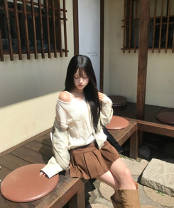 스웨이드 플리츠 미니스커트 밤색