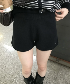 팬던트 니트 숏팬츠  블랙