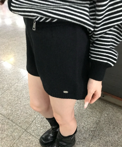 팬던트 니트 숏팬츠  블랙