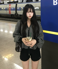 팬던트 니트 숏팬츠  블랙