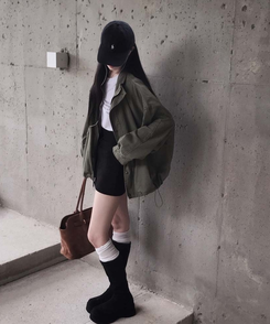 가을의 완성피그먼트 하이넥 포켓 빈티지 워싱 숏 야상 데님 자켓 카키