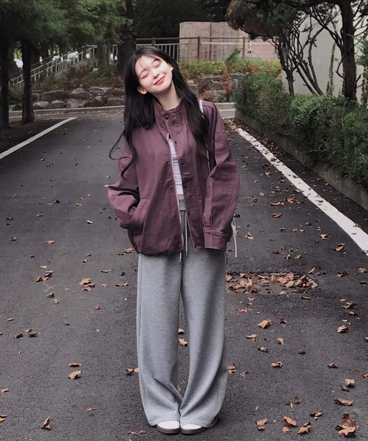 가을의 완성피그먼트 하이넥 포켓 빈티지 워싱 숏 야상 데님 자켓 퍼플