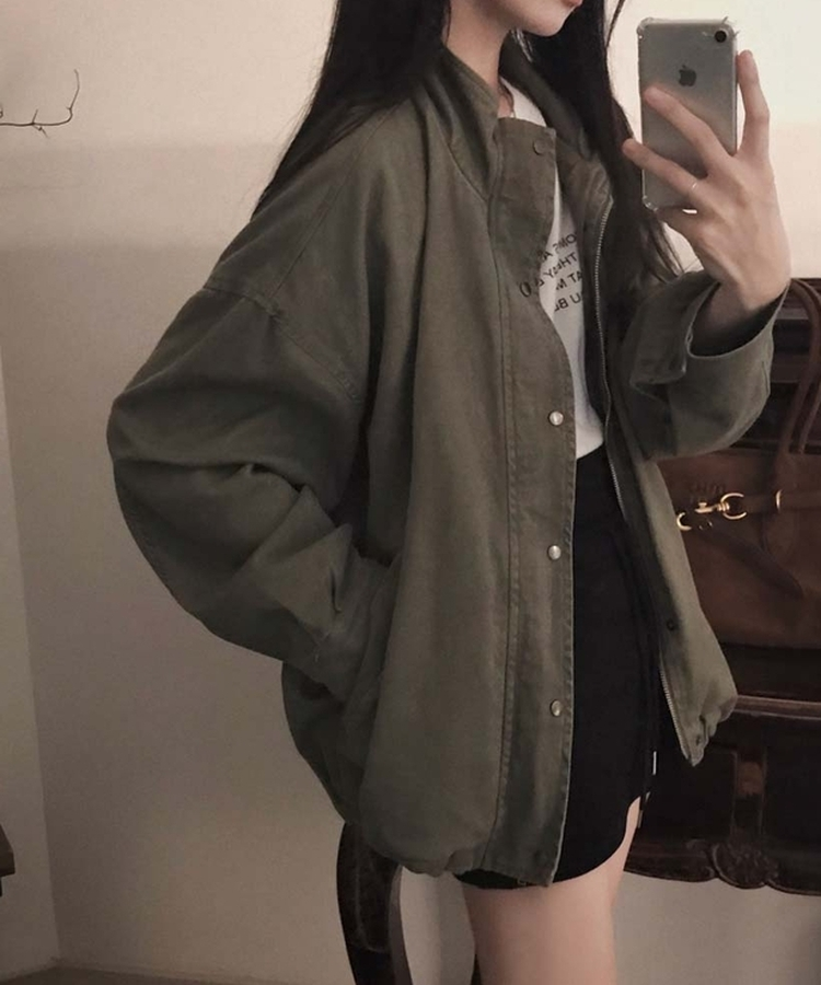가을의 완성피그먼트 하이넥 포켓 빈티지 워싱 숏 야상 데님 자켓 카키