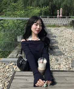 【단독상품】레이스 레이어드 오프숄더 T셔츠 네이비