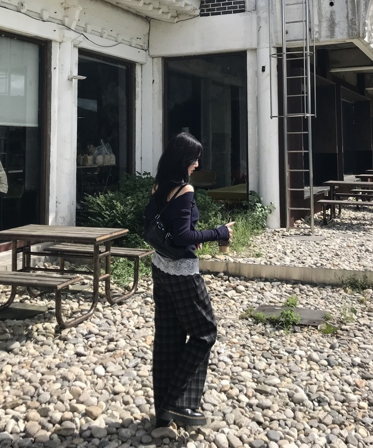 【단독상품】레이스 레이어드 오프숄더 T셔츠 네이비