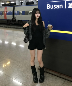 페미닌 레이스 나시 검정